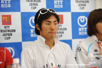 山本良介
